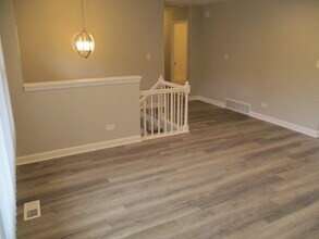 831 Navajo Dr in Lake In The Hills, IL - Building Photo - Building Photo
