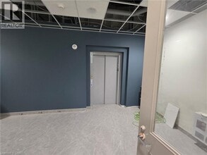 580 Adelaide St in Woodstock, ON - Building Photo - Building Photo