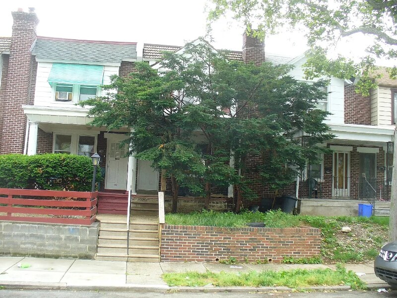 5143 Akron St in Philadelphia, PA - Building Photo