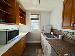 30 Russell St in Ansonia, CT - Building Photo - Building Photo