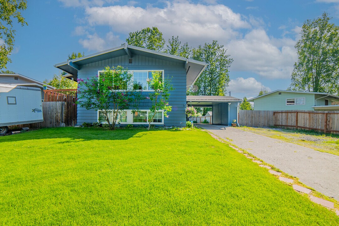 4801 Canterbury Way in Anchorage, AK - Building Photo