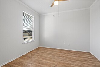 408 Grace Lilly Dr in Mustang Ridge, TX - Building Photo - Building Photo