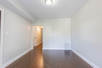 5115 S Laflin St in Chicago, IL - Building Photo - Building Photo