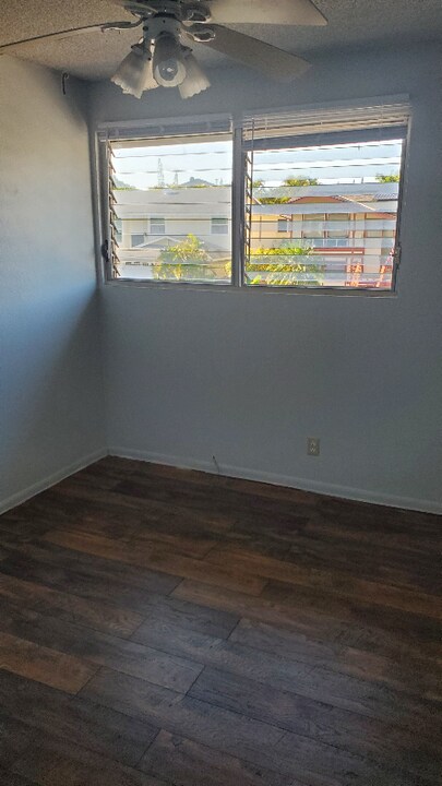 1xx Puanane Loop in Mililani, HI - Building Photo