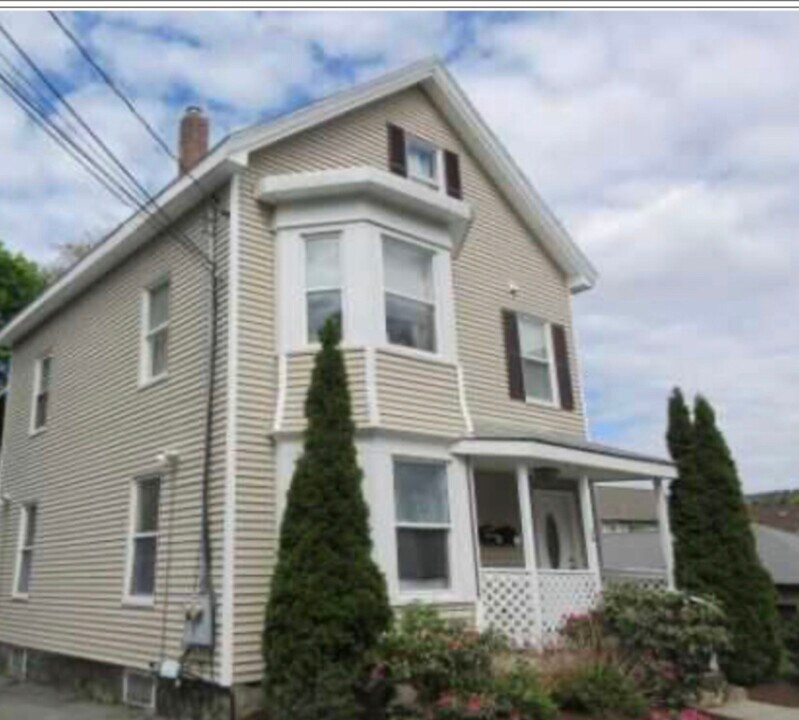 16 Charles St Ave in Waltham, MA - Building Photo