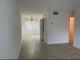 845 NW 46th Ave in Plantation, FL - Building Photo