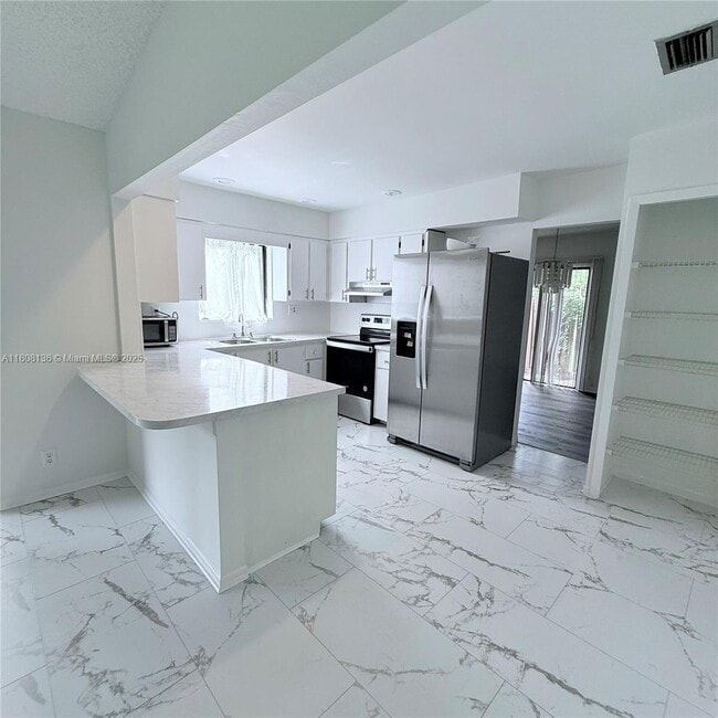 property at 6183 Live Oak Ct