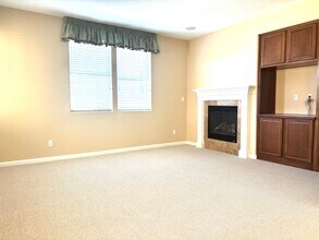 1363 Sycamore Ave in Hercules, CA - Building Photo - Building Photo