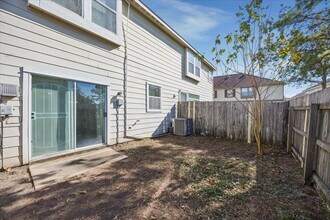 8102 Fisher Glen Ln in Houston, TX - Building Photo - Building Photo