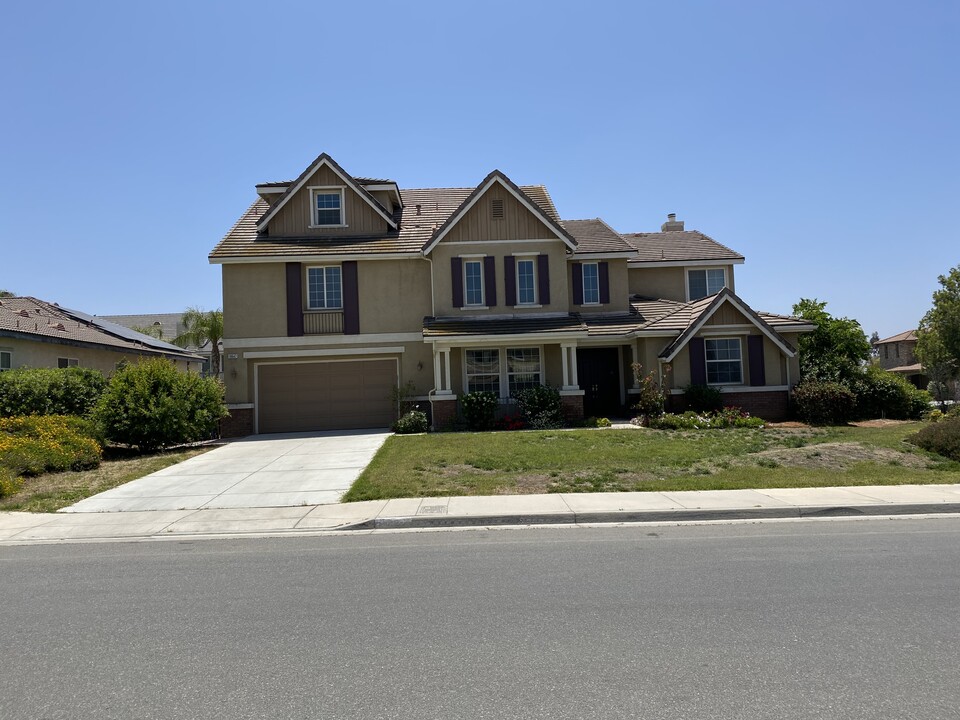 Vishnu Senior Ashram in Riverside, CA - Building Photo