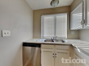 9181 Newton St in Westminster, CO - Foto de edificio - Building Photo