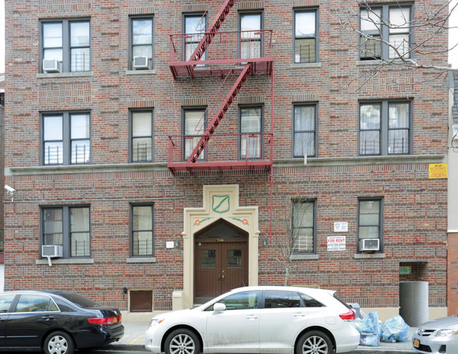 3318 Steuben in Bronx, NY - Foto de edificio - Building Photo