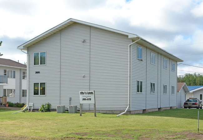 2616 N 28th St in Superior, WI - Foto de edificio - Building Photo