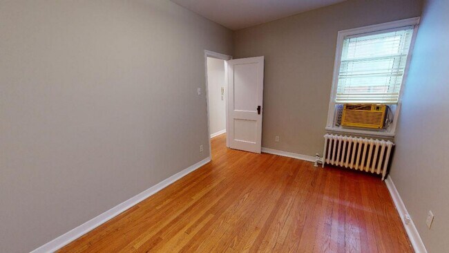 233 Nepean in Ottawa, ON - Building Photo - Building Photo