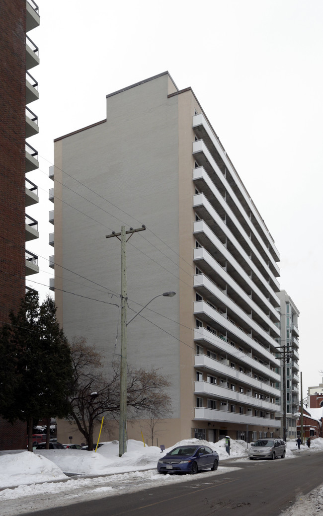 Waldorf Apartments in Ottawa, ON - Building Photo - Building Photo