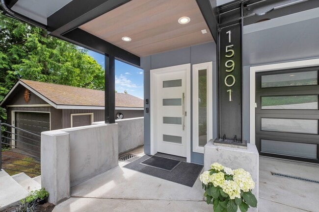 15901 Maplewild Ave SW in Burien, WA - Building Photo - Building Photo