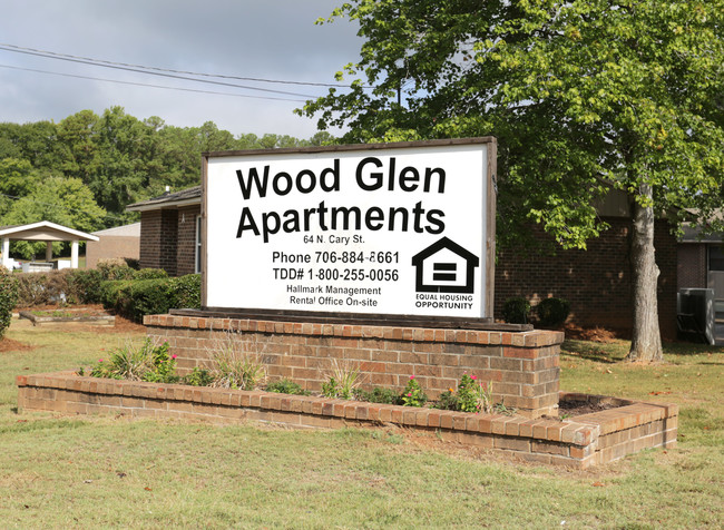 Wood Glen Apartments in Lagrange, GA - Building Photo - Building Photo