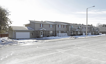 Slifer Street Apartments in Portage, WI - Building Photo - Building Photo