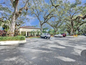 9451 Live Oak Pl in Davie, FL - Building Photo - Building Photo