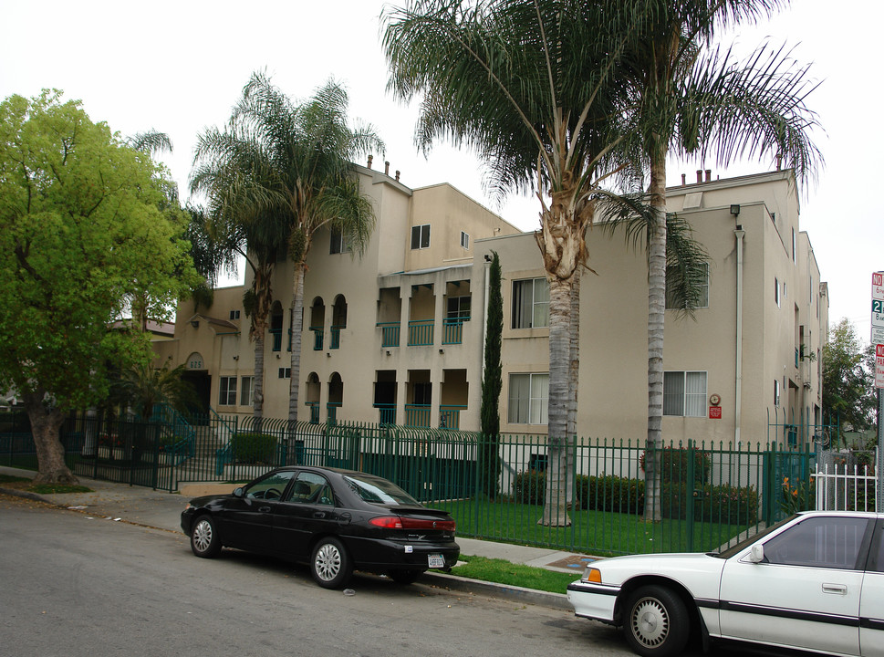 New Hampshire Apartments in Los Angeles, CA - Building Photo