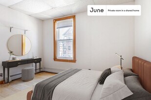 Room in Shared 5 bed/1 bath home in Boston, MA - Building Photo