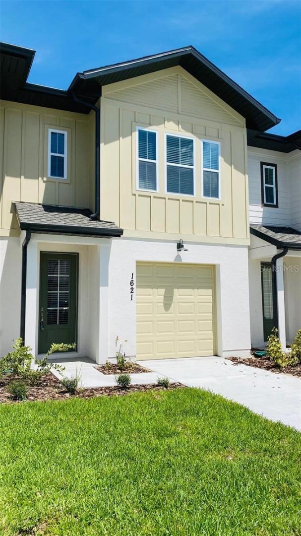 property at 1621 Pelican Dr