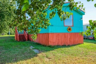 13202 Hilltop Ct in Willis, TX - Building Photo - Building Photo