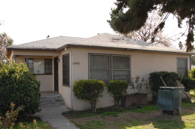 1302-1342 E Shields Ave in Fresno, CA - Building Photo - Building Photo