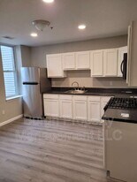 118 W 8th Ave in Homestead, PA - Building Photo