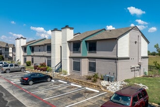 Ashton Apartments in Saginaw, TX - Foto de edificio - Building Photo