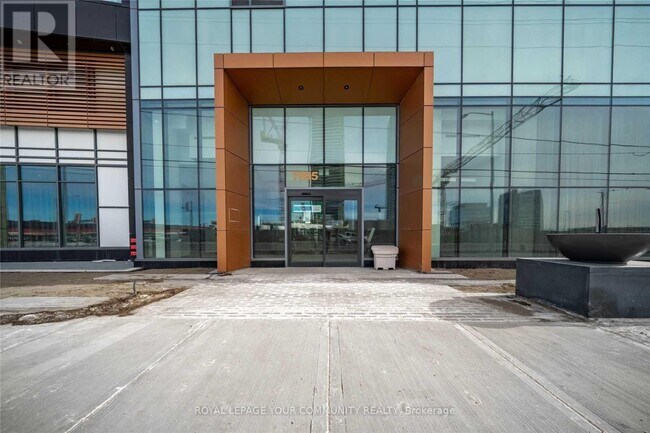 7895 Jane St in Vaughan, ON - Building Photo - Building Photo
