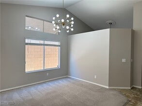 1044 Thornfield Ln in Las Vegas, NV - Building Photo - Building Photo