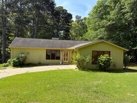 4812 Bentwood Dr in Oakwood, GA - Building Photo