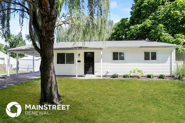 property at 685 Lexington Park
