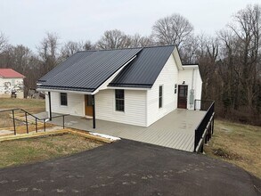 520 Virginia Ave in Marion, VA - Foto de edificio - Building Photo
