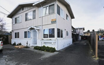 150 Locust St in Redwood City, CA - Foto de edificio - Building Photo
