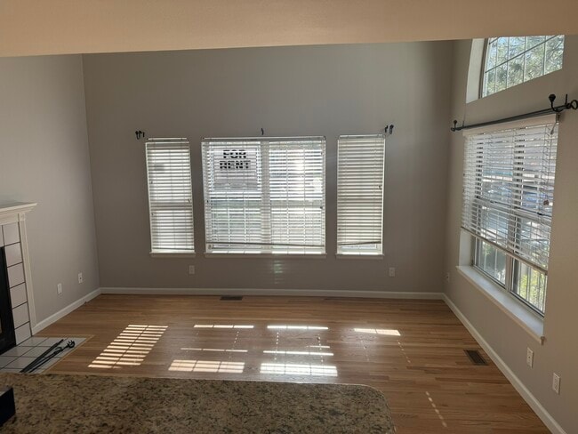 6741 S Ivy Way, Unit A1 in Centennial, CO - Foto de edificio - Building Photo