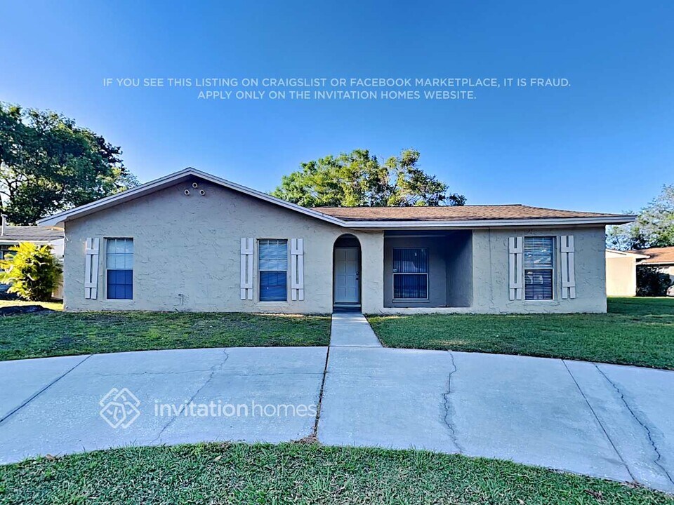 608 Princeton St in Brandon, FL - Foto de edificio