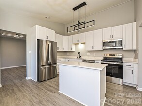 6455 Tivoli Ct in Charlotte, NC - Building Photo - Building Photo