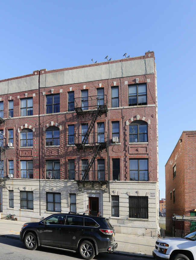 1757 Sterling Pl in Brooklyn, NY - Foto de edificio - Building Photo