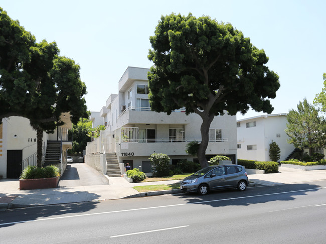 11840 Venice Blvd in Los Angeles, CA - Building Photo - Building Photo