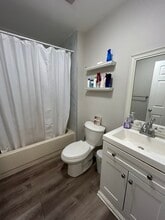 107 Blackberry Ct, Unit Beautiful one bedroom in Flemington, NJ - Foto de edificio - Building Photo