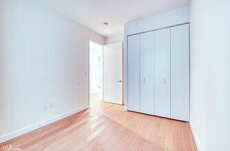 130 Water St in New York, NY - Building Photo - Building Photo