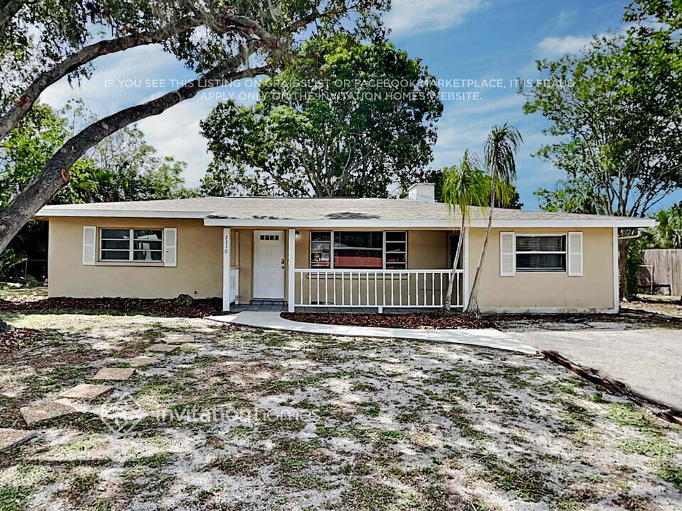 2310 Sandrala Dr in Sarasota, FL - Building Photo