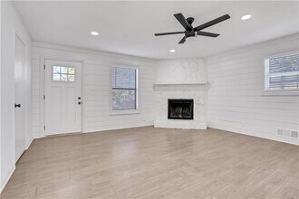 1000 Mathews Ct in Smyrna, GA - Building Photo - Building Photo