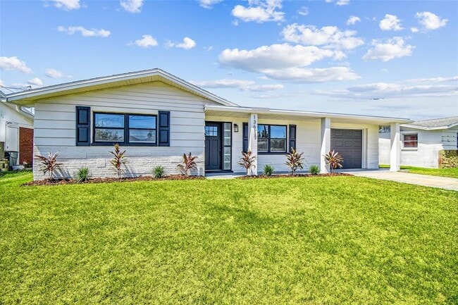 13617 Frances Ave in Hudson, FL - Building Photo - Building Photo