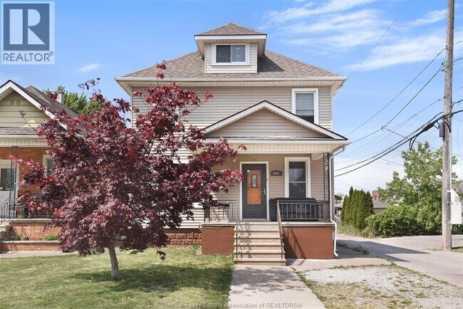 1031 Moy Ave in Windsor, ON - Building Photo - Building Photo