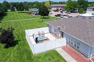 Grandview Apartments in Kearney, NE - Building Photo - Building Photo