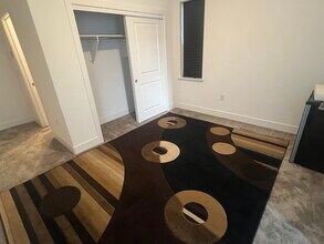 2890 Irish Meadow Way, Unit In law unit in Lathrop, CA - Foto de edificio - Building Photo