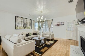 1016 Thackeray Ln in Pflugerville, TX - Building Photo - Building Photo